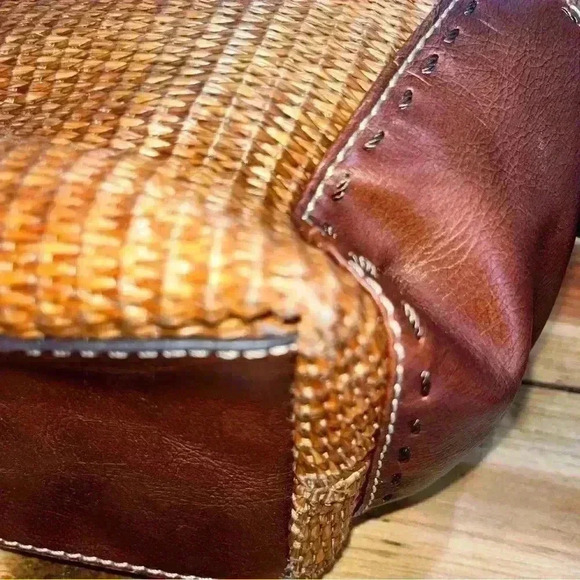 Fossil Woven Straw look Boho circle handle hand bag purse with shoulder strap - Picture 12 of 15